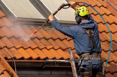 Démoussage et hydrofuge de toiture à Étouars